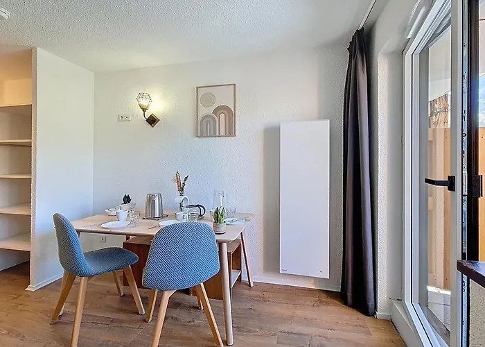 Lumineux Avec Balcon Plein Sud Au Pied Des Pistes - Fr-1-832-10 *